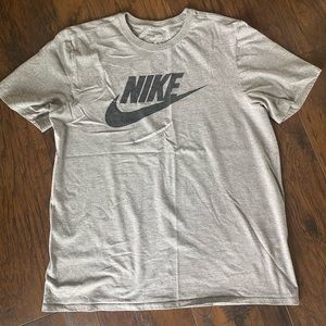 Men’s Nike tee